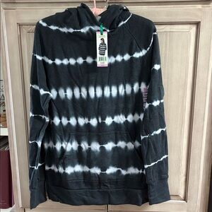 Green Tea Black and White Tie-Dye women’s hoodie sz S